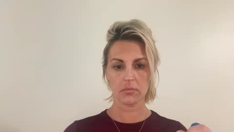 Snapshot of betterconvobesttime chatting on November 2025 06:15:01 AM Best Time and Even better Convo online show from November 2025 06:15:01 AM