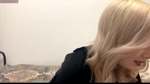 BlondeReka ITS MY 1st DAY HERE online show from December 2025 12:32:01 PM