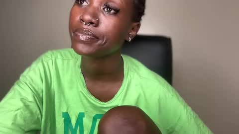 Snapshot of betty_fire_ chatting on February 2025 08:32:01 PM Adah online show from February 2025 08:32:01 PM