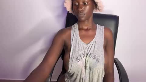 Snapshot of betty_fire_ chatting on December 2025 07:18:01 PM Adah online show from December 2025 07:18:01 PM