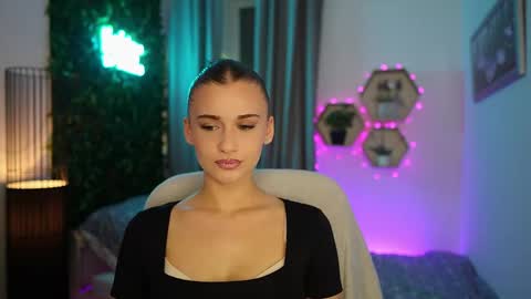 Betty Grey online show from September 2025 07:15:01 PM