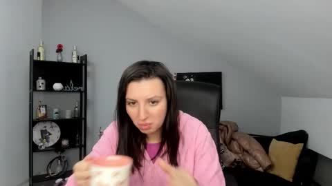 bettyjamess online show from November 2025 05:32:02 AM