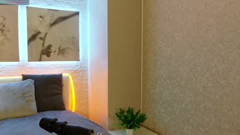 Snapshot of bettyrouse chatting on April 2026 08:25:02 PM Betty online show from April 2026 08:25:02 PM