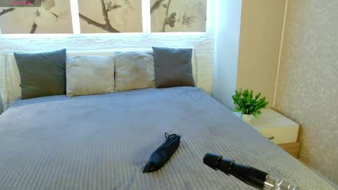 Snapshot of bettyrouse chatting on April 2026 08:22:01 PM Betty online show from April 2026 08:22:01 PM