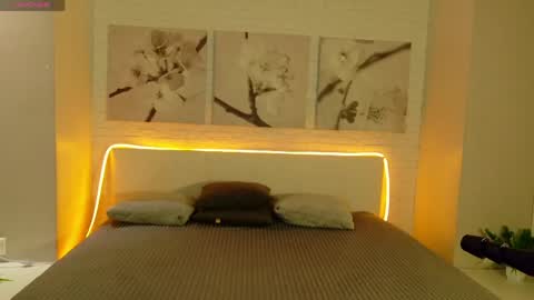 Snapshot of bettyrouse chatting on April 2026 08:11:02 PM Betty online show from April 2026 08:11:02 PM