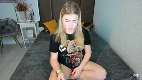 Snapshot of bettyurbane chatting on November 2025 04:44:02 AM Mila Sweet online show from November 2025 04:44:02 AM