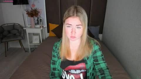 Snapshot of bettyurbane chatting on November 2025 04:45:02 AM Mila Sweet online show from November 2025 04:45:02 AM