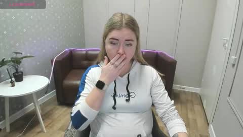 Snapshot of bettyurbane chatting on December 2025 05:01:02 AM Mila Sweet online show from December 2025 05:01:02 AM