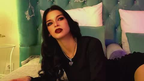 Beverly online show from December 2025 06:20:02 AM