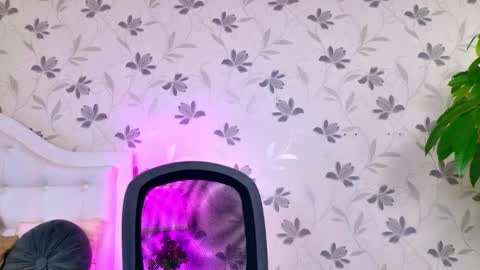 Snapshot of bewitching_eva chatting on September 2025 07:19:01 AM Eva online show from September 2025 07:19:01 AM