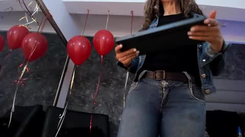 Snapshot of bianca_bella_ chatting on February 2025 01:11:02 AM BESHA... online show from February 2025 01:11:02 AM