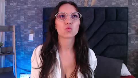 Snapshot of bianca_ks chatting on June 2026 01:11:01 PM Bianca online show from June 2026 01:11:01 PM