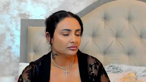 Snapshot of bianca_vale chatting on July 2026 05:04:02 AM Bianca Vale online show from July 2026 05:04:02 AM