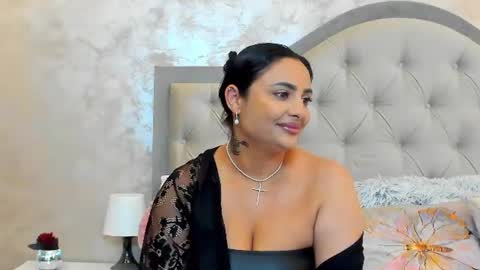 Snapshot of bianca_vale chatting on July 2026 05:32:02 AM Bianca Vale online show from July 2026 05:32:02 AM