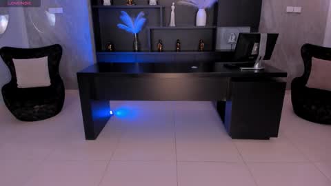 Snapshot of biancapierce_ chatting on December 2025 01:29:02 PM Bianca Pierce online show from December 2025 01:29:02 PM