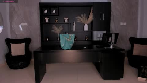 Snapshot of biancapierce_ chatting on December 2025 12:01:01 PM Bianca Pierce online show from December 2025 12:01:01 PM