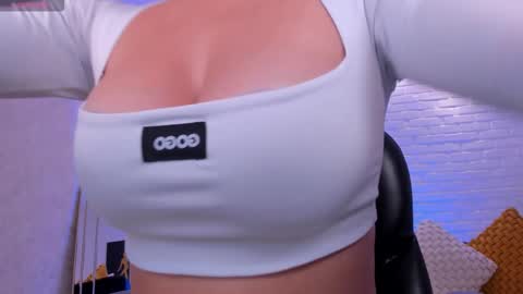 Snapshot of biancapierce_ chatting on December 2025 12:13:02 PM Bianca Pierce online show from December 2025 12:13:02 PM