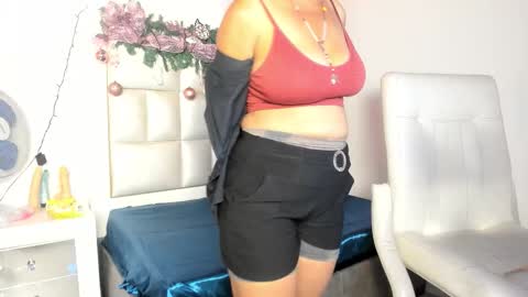 Snapshot of bibiana_js_ chatting on December 2025 12:33:02 PM bibiana_js_ online show from December 2025 12:33:02 PM