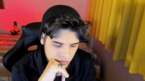 Snapshot of big_cockjughead chatting on April 2026 01:32:01 AM Logan Sprouse online show from April 2026 01:32:01 AM
