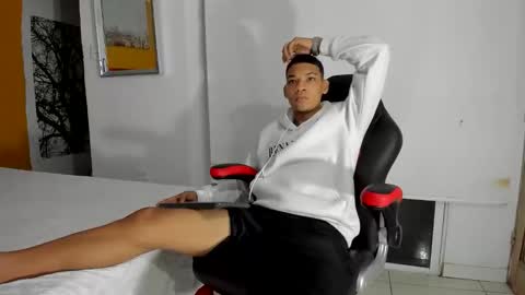 big_jhoonss_ online show from October 2025 02:42:02 AM