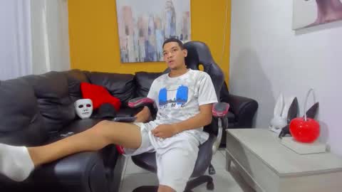 big_jhoonss_ online show from October 2025 03:06:01 AM