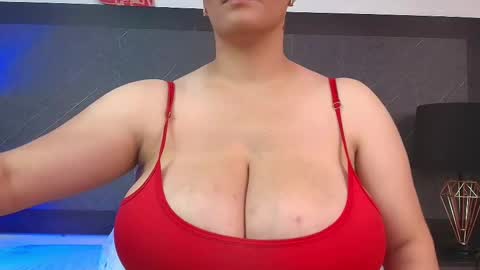 Snapshot of big_tits_in_your_face chatting on February 2025 08:10:01 PM Tell me Sophia  online show from February 2025 08:10:01 PM
