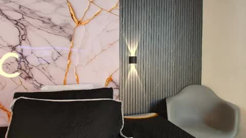 Snapshot of big_tits_in_your_face chatting on April 2026 08:20:02 PM Tell me Sophia online show from April 2026 08:20:02 PM