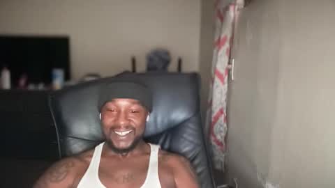 Snapshot of bigbackwoodcali chatting on October 2025 10:36:01 PM bigbackwoodcali online show from October 2025 10:36:01 PM