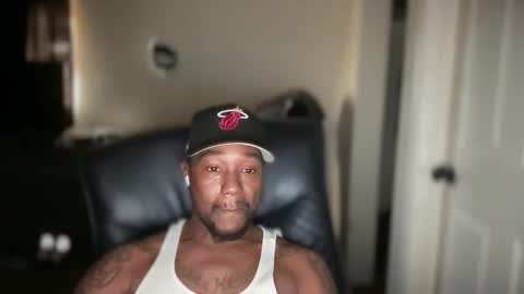 Snapshot of bigbackwoodcali chatting on February 2026 12:28:02 AM bigbackwoodcali online show from February 2026 12:28:02 AM