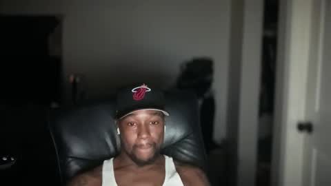 Snapshot of bigbackwoodcali chatting on May 2026 07:48:01 AM bigbackwoodcali online show from May 2026 07:48:01 AM