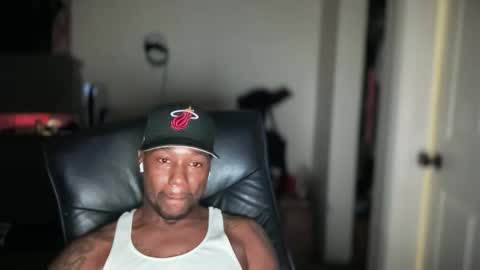 Snapshot of bigbackwoodcali chatting on June 2026 08:17:02 AM bigbackwoodcali online show from June 2026 08:17:02 AM