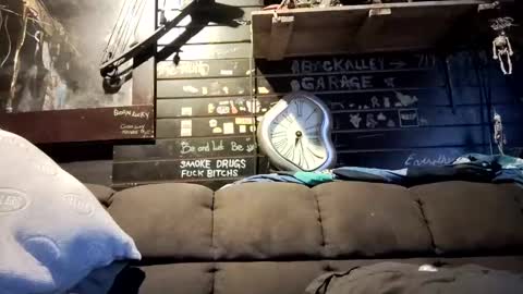 Snapshot of bigbeata chatting on October 2025 02:14:02 AM Stevie Snow online show from October 2025 02:14:02 AM