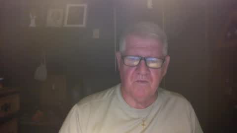 Snapshot of bigbeerdrinker1 chatting on October 2025 04:12:01 AM bigbeerdrinker online show from October 2025 04:12:01 AM