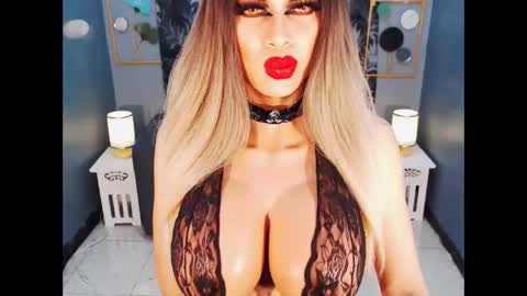 Snapshot of bigbomblhoraine chatting on February 2026 03:18:02 PM Loraine Cruz online show from February 2026 03:18:02 PM