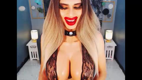 Snapshot of bigbomblhoraine chatting on April 2026 11:27:01 AM Loraine Cruz online show from April 2026 11:27:01 AM