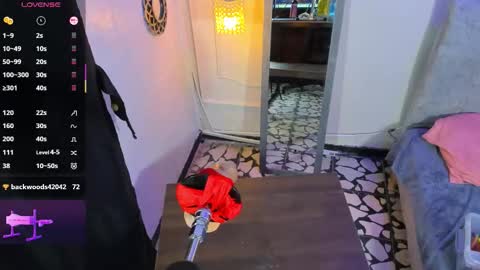 Snapshot of bigboobs_violeta chatting on March 2026 08:25:01 PM VIOLETA online show from March 2026 08:25:01 PM