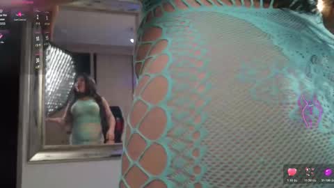 Snapshot of bigboottyxxx chatting on March 2026 01:33:02 AM kyra Moor online show from March 2026 01:33:02 AM