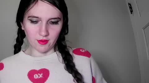 Isabella online show from February 2025 09:00:02 AM