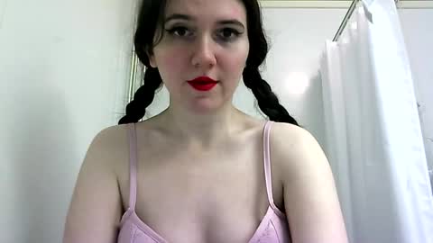 Isabella online show from February 2025 11:58:02 PM