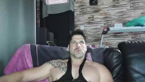 Snapshot of bigboyband chatting on January 2026 03:06:01 PM Bigboyband online show from January 2026 03:06:01 PM