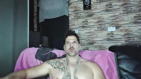 Snapshot of bigboyband chatting on January 2026 04:22:02 PM Bigboyband online show from January 2026 04:22:02 PM