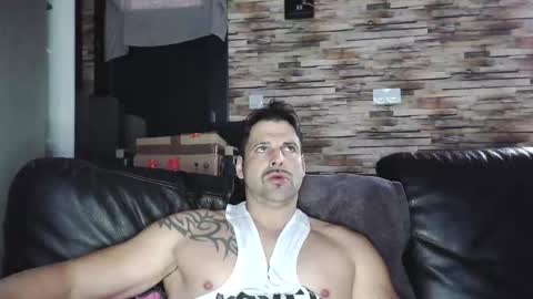 Snapshot of bigboyband chatting on February 2026 03:39:02 PM Bigboyband online show from February 2026 03:39:02 PM