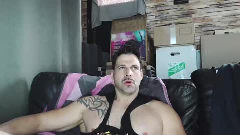 Snapshot of bigboyband chatting on February 2026 04:07:02 PM Bigboyband online show from February 2026 04:07:02 PM