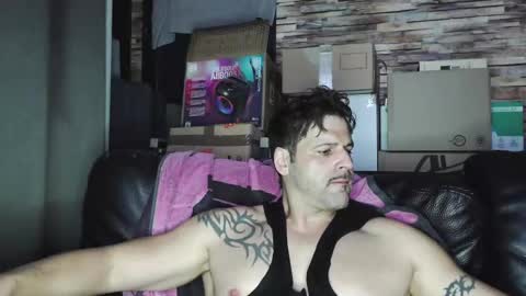 Snapshot of bigboyband chatting on February 2026 09:16:01 PM Bigboyband online show from February 2026 09:16:01 PM