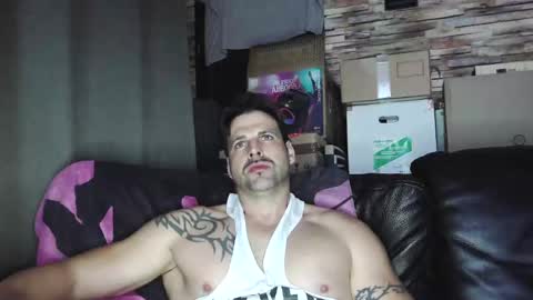 Snapshot of bigboyband chatting on March 2026 06:25:01 PM Bigboyband online show from March 2026 06:25:01 PM