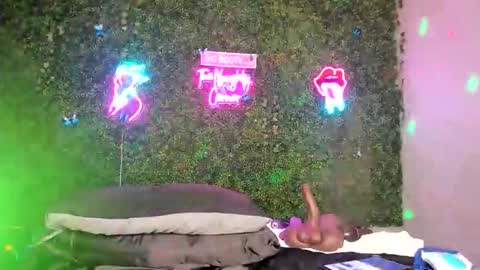 Snapshot of bigbuttsarena chatting on April 2026 01:41:01 PM bigbuttsarena online show from April 2026 01:41:01 PM