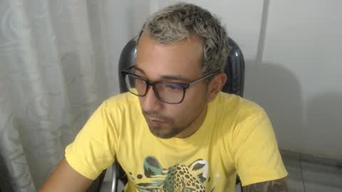 Snapshot of bigcock_hair chatting on October 2025 11:15:01 PM bigcock_hair online show from October 2025 11:15:01 PM