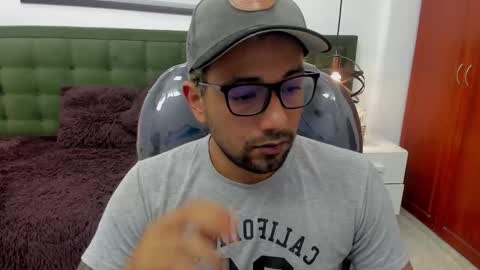 Snapshot of bigcock_hair chatting on October 2025 10:32:02 PM bigcock_hair online show from October 2025 10:32:02 PM