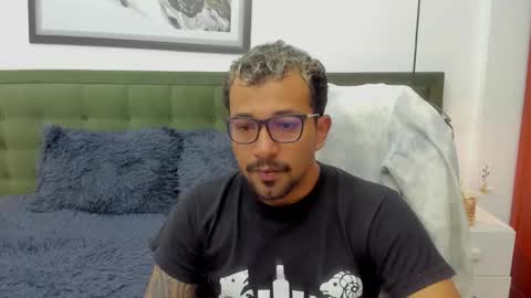 Snapshot of bigcock_hair chatting on December 2025 10:40:02 PM bigcock_hair online show from December 2025 10:40:02 PM