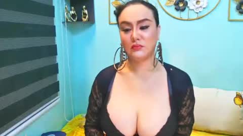 Snapshot of bigcocknloadstits chatting on September 2025 04:07:02 PM Flirty Sofia online show from September 2025 04:07:02 PM